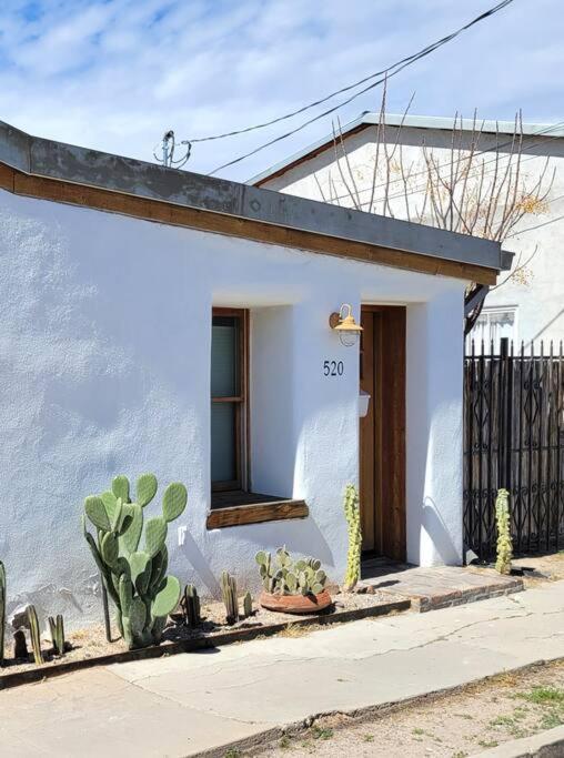 Historic 1900 Adobe Downtown Barrio Retreat, Low Summer Rates! Apartment Tucson Luaran gambar