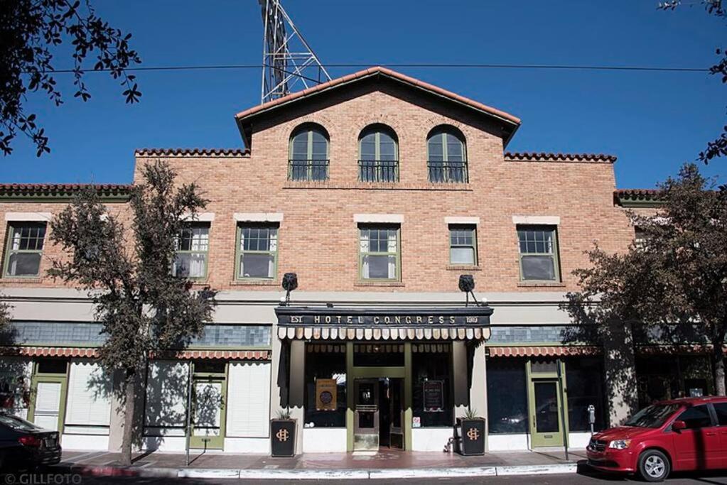 Historic 1900 Adobe Downtown Barrio Retreat, Low Summer Rates! Apartment Tucson Luaran gambar