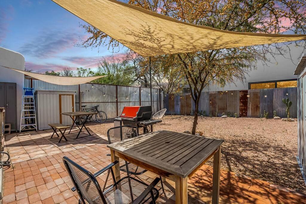 Historic 1900 Adobe Downtown Barrio Retreat, Low Summer Rates! Apartment Tucson Luaran gambar